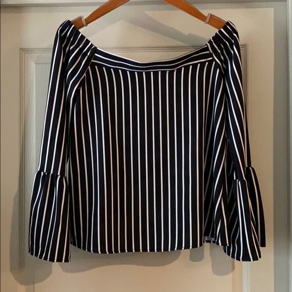 PPLA OFF SHOULDER NWT ADORABLE FALL BLOUSE